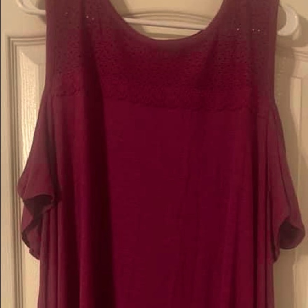 Women’s Lane Bryant Cold-Shoulder Swing Tee NWT - Picture 2 of 3